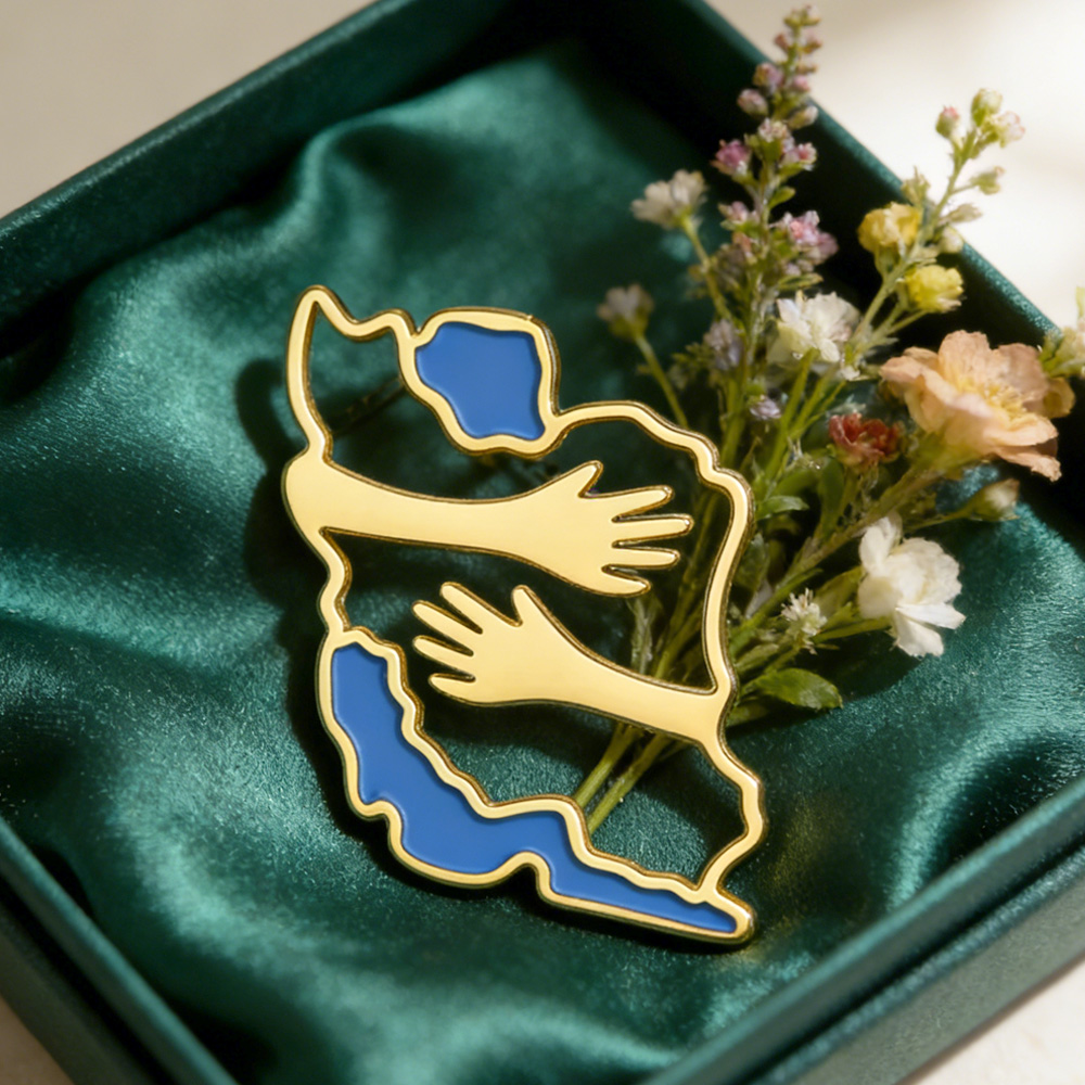 Dawapara Iran Map Shape Brooch - Travel Accessories Gear 评论和价格