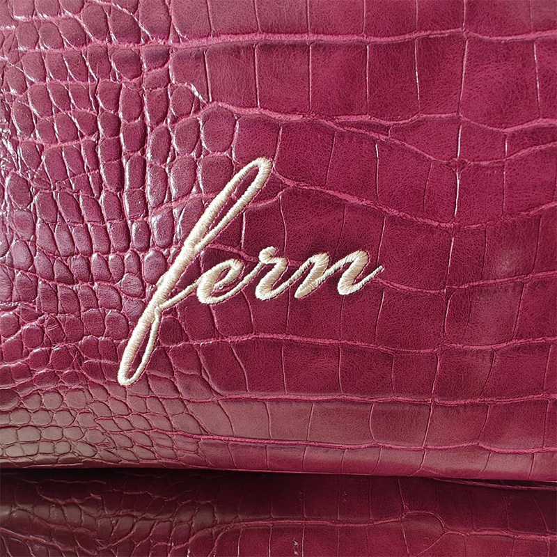 Embroidered Croc Makeup Bag Pe - Travel Accessories Ideas 评论和价格